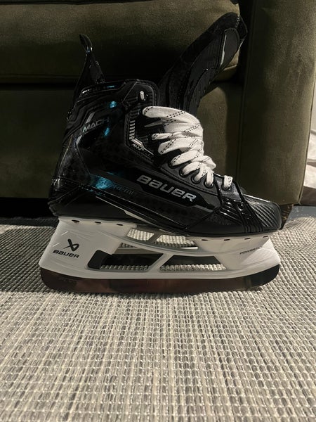 New Senior Bauer Regular Width Pro Stock 9.5 Supreme Mach Hockey Skates