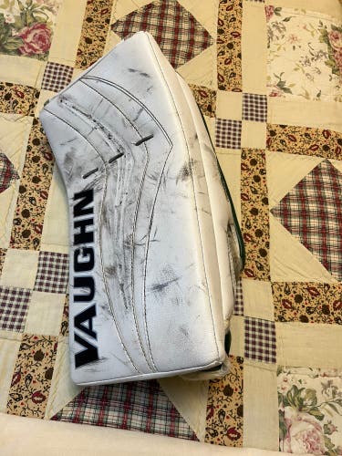 Vaughn v7 XR carbon pro return blocker