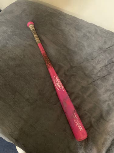 Used  Louisville Slugger Wood 29 oz 32" Genuine Bat