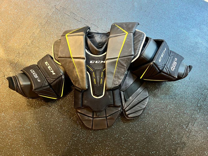 CCM Axis 1.9 Goalie Chest Protector