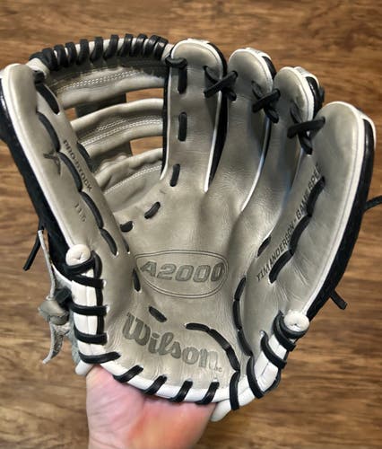 New Infield Right Hand Throw Wilson A2000 Baseball Glove 11.5"