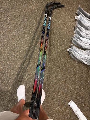2 New Senior CCM Left Hand P28 75 Flex Trigger 9 Pro Hockey Stick