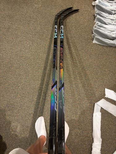 2 New Senior CCM Left Hand P28 70 Flex Trigger 9 Pro Hockey Stick