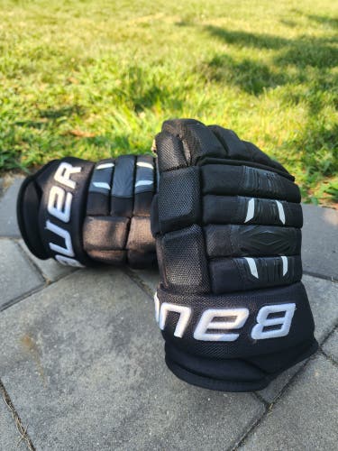 Bauer Pro Series Player Gloves