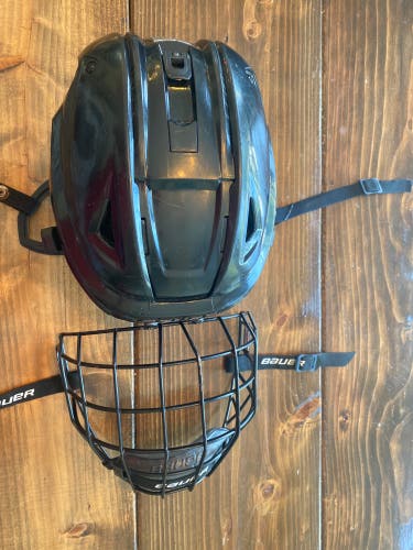 Bauer Re-Akt 150 helmet with Bauer Profile 2 Facemask—Size small.