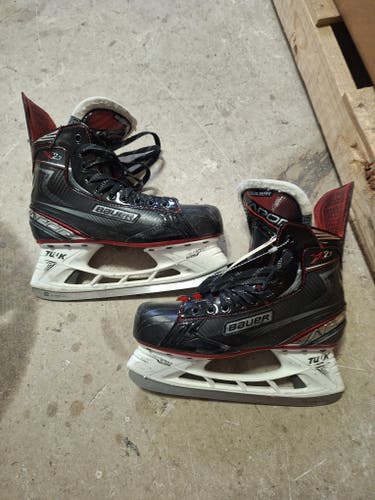 Used Senior Bauer Vapor X2.7 Hockey Skates Regular Width 8.5