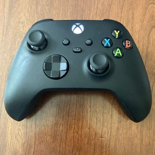 Official Microsoft Xbox One Wireless Controller Carbon Black 1914 M1142084-007