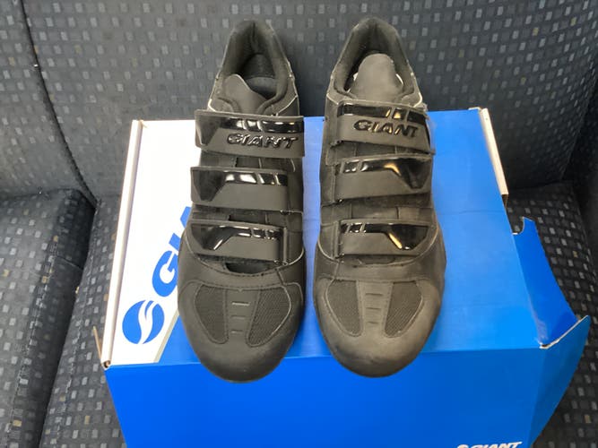 New Size 11 Men's Giant Bike Shoes