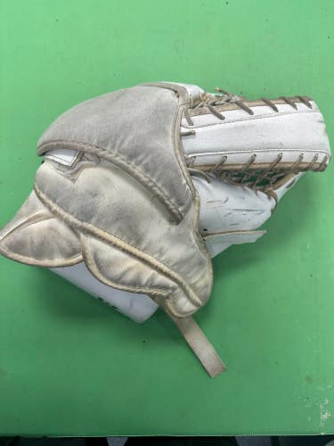 White Used Intermediate Brian's Regular Goalie Glove