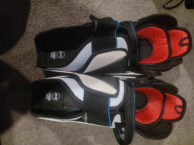 Junior CCM Jetspeed ft6 pro 13" Shin Pads