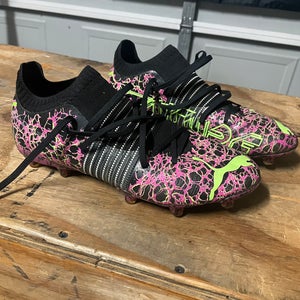Used Size 8.5 (Women's 9.5) Puma Cleats