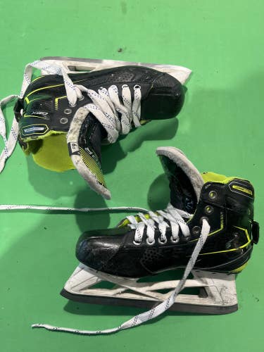 Used Senior Bauer GSX Hockey Goalie Skates Regular Width Size 6.5