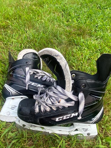 CCM Intermediate skates