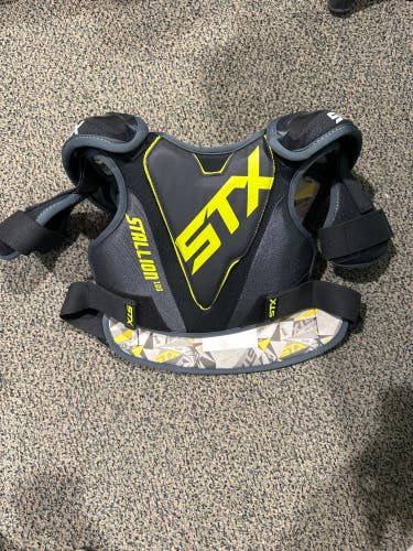 Used Small Youth STX Stallion 100 Shoulder Pads