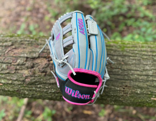 New Wilson A2000 13” Slowpitch Softball Glove SP13SC