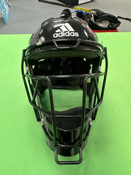 Used Youth Adidas Catcher's Mask (Size 6 14"- 7")