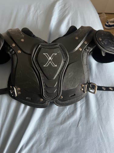 Used Youth Xenith Xflexion flyte Shoulder Pads