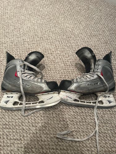 Used Senior Bauer Regular Width   10.5 Vapor X30 Hockey Skates