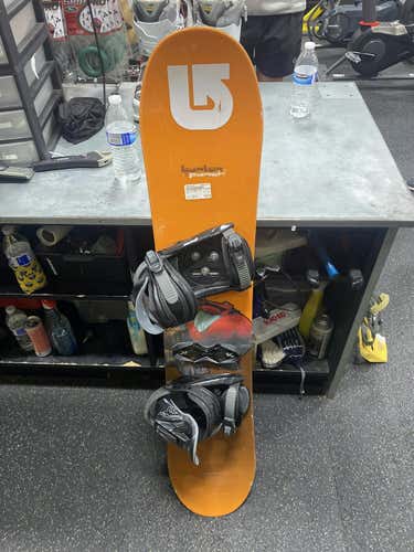 Used Burton Punch 128 Cm Boys' Snowboard Combo