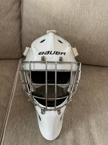 Clean Used Bauer 940 Goalie Mask Senior Small