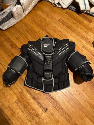 Bauer Hyperlite goalie chest protector senior medium