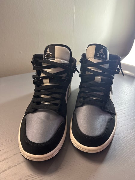 Jordan 1 Mid Satin Gray Toe