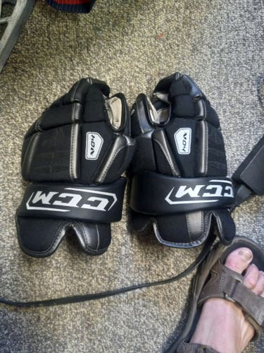 Used CCM Vector Gloves 11"