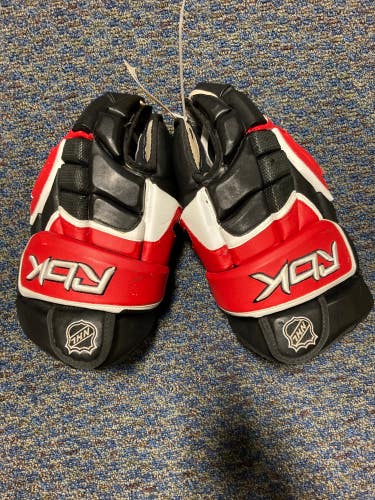 Red Used Senior Reebok Gloves 15"