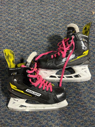 Used Senior Bauer Supreme M3 Hockey Skates | Size 5.5