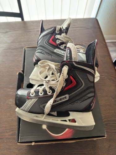 USED Bauer Vapor X30 Youth Skates Size 13