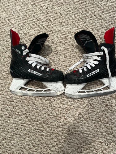 Used Junior Bauer Regular Width  Size 3 Hockey Skates