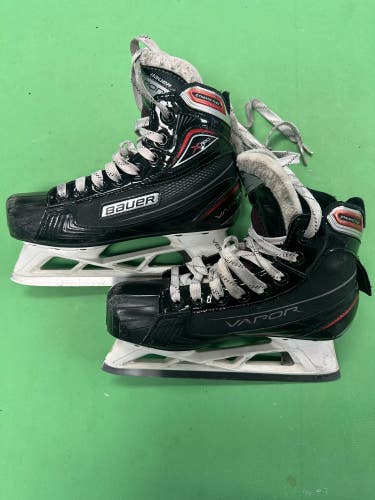 Used Junior Bauer Vapor X700 Hockey Goalie Skates Regular Width Size 3.5