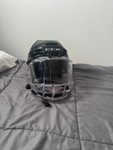 CCM SUPER TACKS X HELMET LARGE