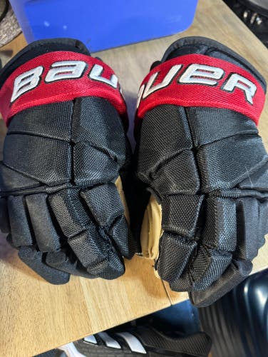 Buaer hockey gloves