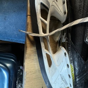 Used Senior Bauer Regular Width   9 Supreme Ignite Pro+ Hockey Skates