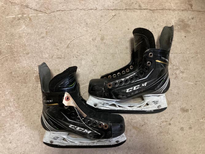 Used Intermediate CCM RibCor Titanium Hockey Skates Regular Width Size 4