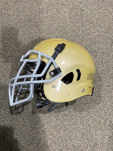 Used Youth XS Schutt Vengeance A11 Helmet