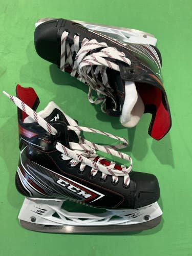 New Intermediate CCM JetSpeed FT460 Hockey Skates Regular Width Size 5.5