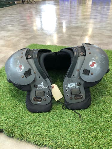 Used Medium Youth Schutt Jr Pro Shoulder Pads