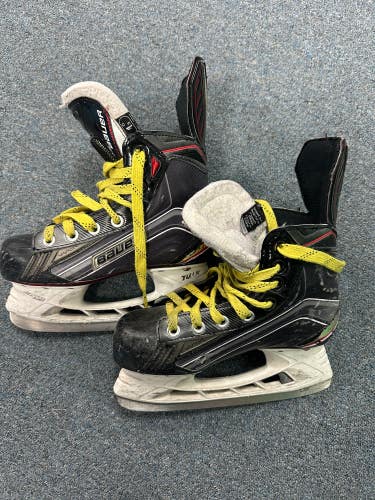 Used Junior Bauer Vapor X700 Hockey Skates Regular Width Size 1.5