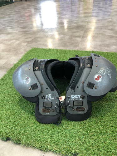 Used Medium Youth Schutt Jr Pro Shoulder Pads