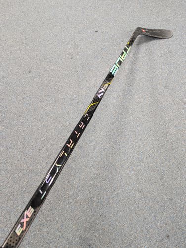 Used Intermediate True Catalyst 9x3 Hockey Stick Right Handed T28