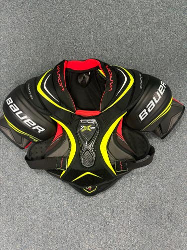 Used Large Junior Bauer Vapor 2x pro Shoulder Pads