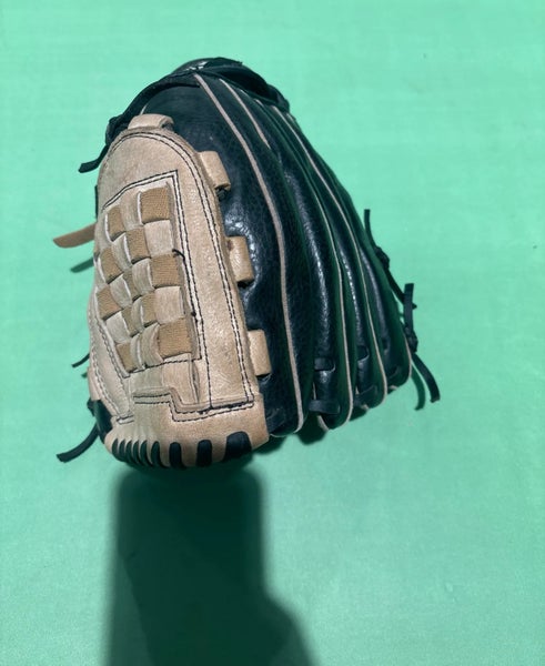 Brown Used Kid Pitch (9YO-13YO) Adidas TR1200A Right Hand Throw Outfield Baseball Glove 12"