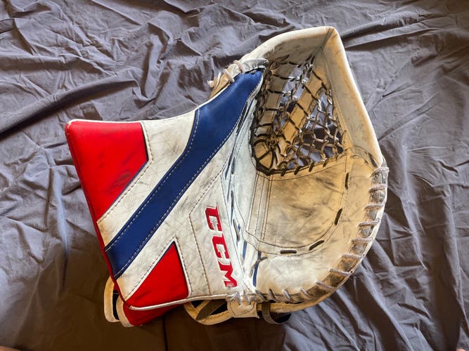 CCM AXIS 1.9 intermediate goalie glove