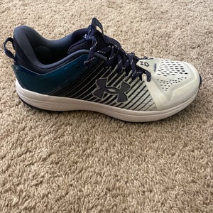 Under armor, baseball turf shoes navy blue/ white Size 10