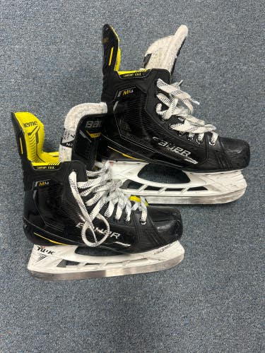 Used Senior Bauer Supreme M4 Hockey Skates 7