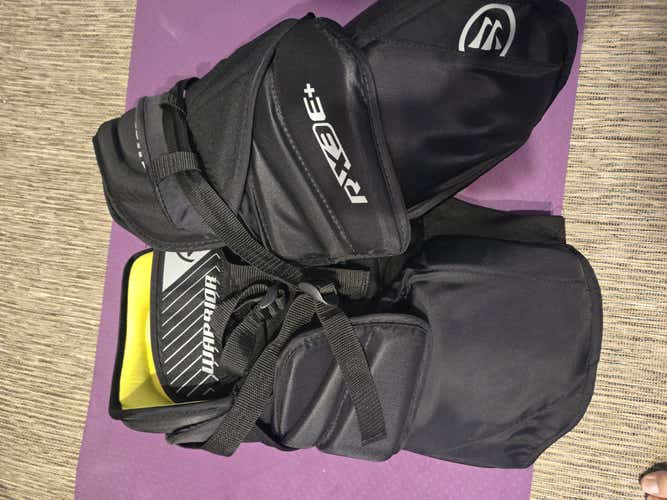 Used Intermediate Small Warrior Ritual x3 E+ Hockey Goalie Pants