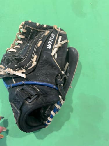 Black Used Mizuno Prospect Right Hand Throw Pitcher's Baseball Glove 11.75"