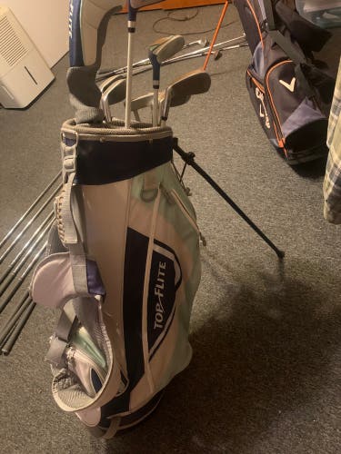Women’s golf club set & bag